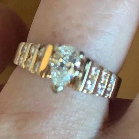 Beautiful Pear Shaped Diamond Engagement Ring - Picture 6 of 9